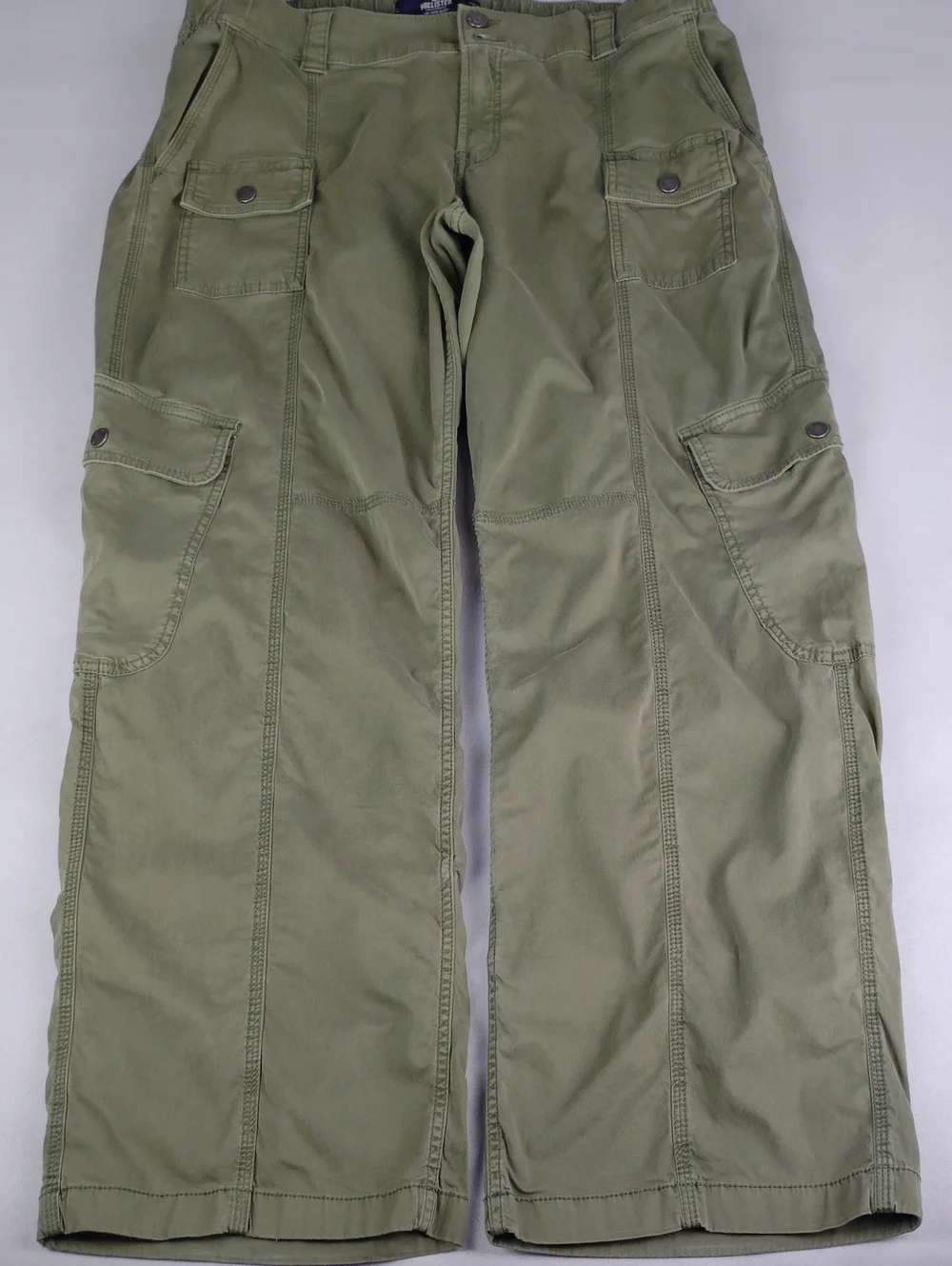 Hollister Men's Cargo Pants in Olive Green.